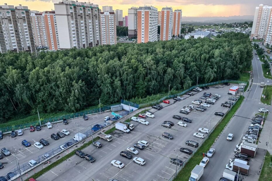 Строители автодороги ЮЛА возводят эстакады и тоннель в городе Видное